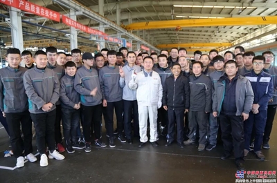 大國(guó)工匠在雷沃|與高鐵研磨師寧允展切磋技藝