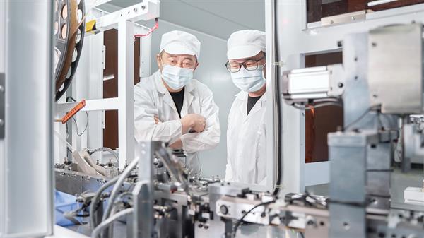 OPPO IoT高管親臨工廠把關首款智能牙刷 傾力打造高潔凈、智能化的出眾產品