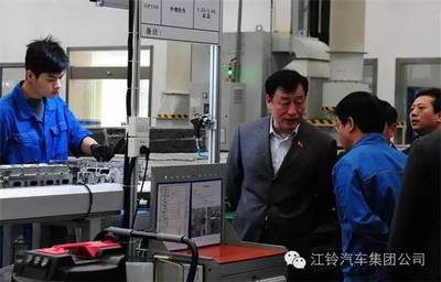 省長劉奇:江鈴讓我感受到現(xiàn)代化工廠的氣勢